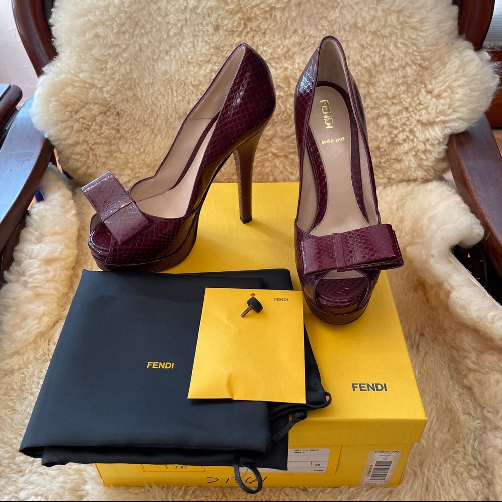 EUC Fendi Spuntata Ayers Lucido Platform Pump